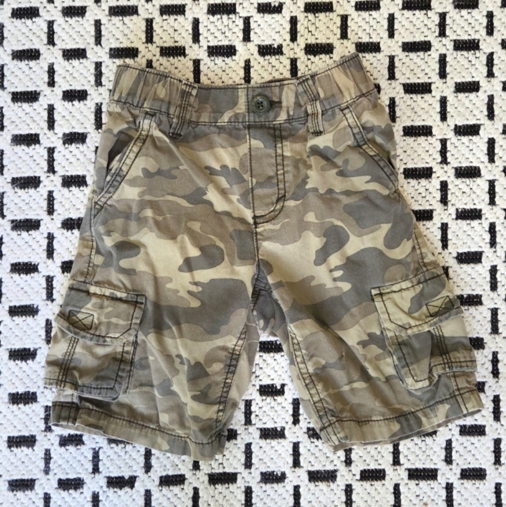 Old Navy Kids Cargo Shorts, Size 5T